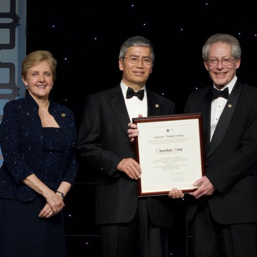 Song receives George A. Olah Award from the American Chemical Society